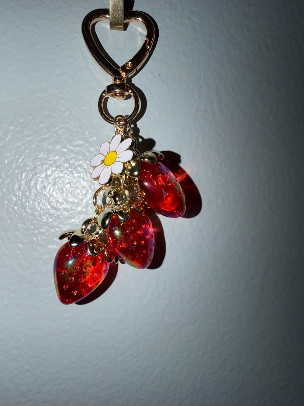 Strawberry Bag Charm with Daisy - Picture 4 of 4